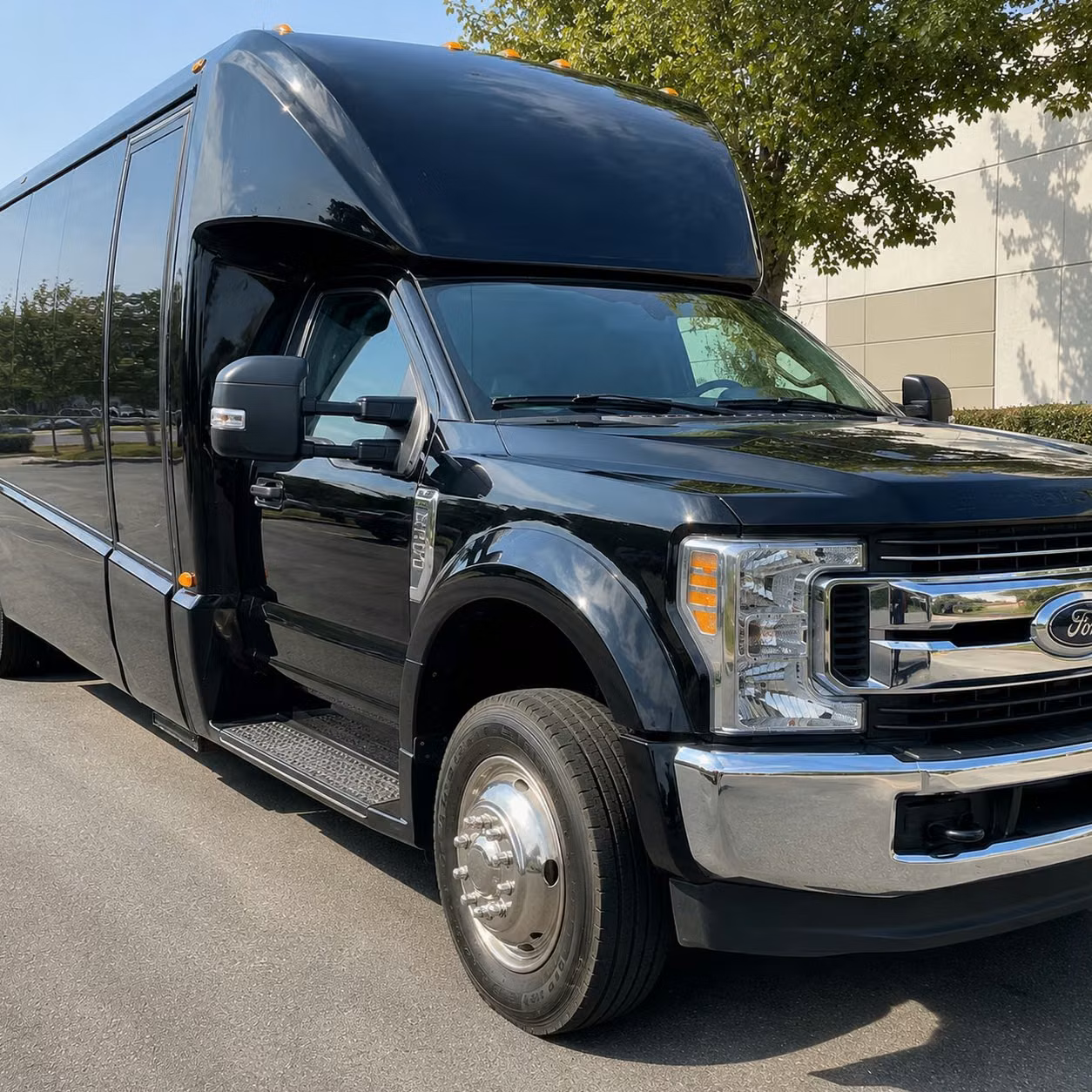 coachbusspringfieldmo com lets you compare springfield prom minibuses for smaller groups